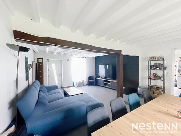 Charme et authenticité - Maison en pierre de taille - 3 chambres, jardin et garage - Hameau d'Auxonnettes