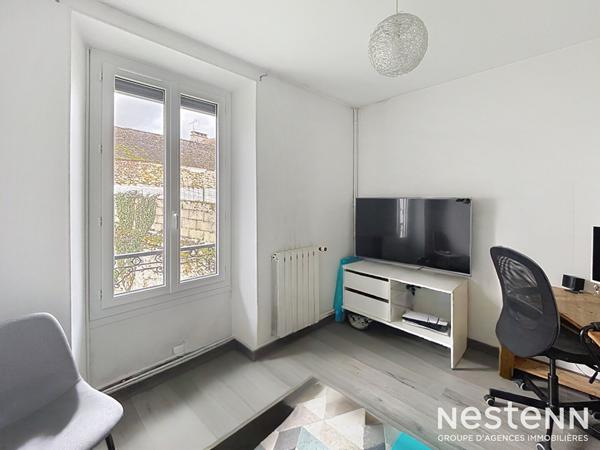 Charme et authenticité - Maison en pierre de taille - 3 chambres, jardin et garage - Hameau d'Auxonnettes