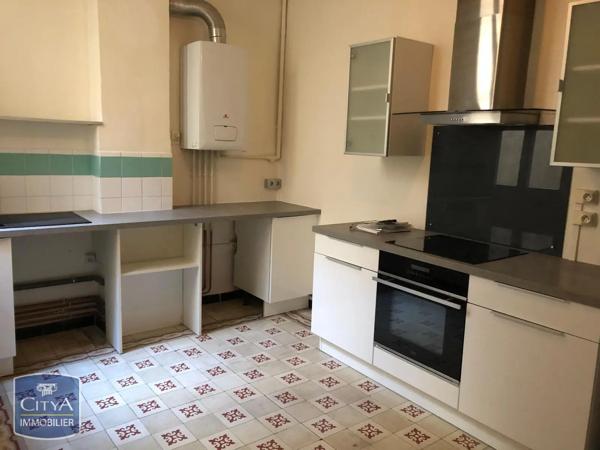 Appartement à louer 4 pièces 81.92m² Nîmes (30000)