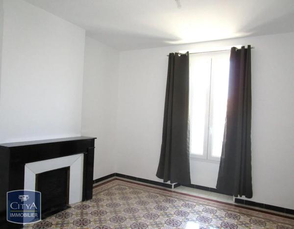 Appartement à louer 4 pièces 81.92m² Nîmes (30000)