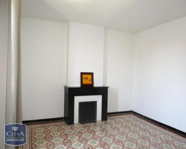 Appartement à louer 4 pièces 81.92m² Nîmes (30000)