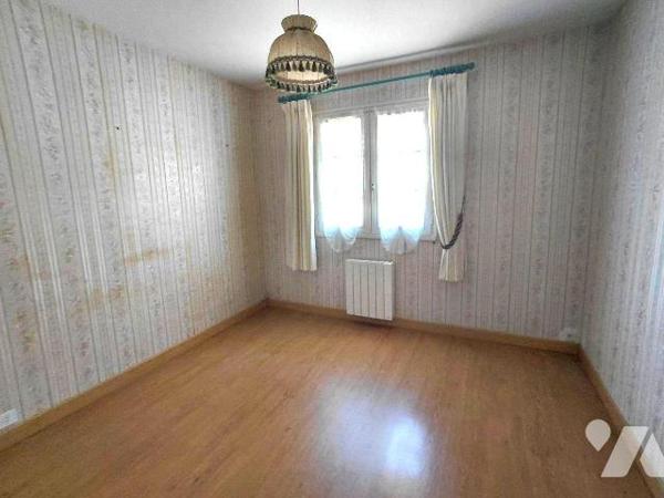 Maison 4 pièces à vendre à Pontivy (56300) - 90 m² - 3 chambres - Garage - Terrain 547 m²

Si...