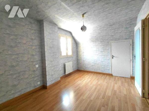 Maison 4 pièces à vendre à Pontivy (56300) - 90 m² - 3 chambres - Garage - Terrain 547 m²

Si...