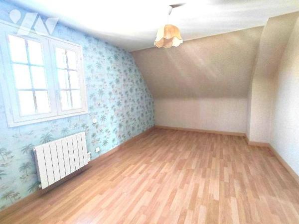 Maison 4 pièces à vendre à Pontivy (56300) - 90 m² - 3 chambres - Garage - Terrain 547 m²

Si...