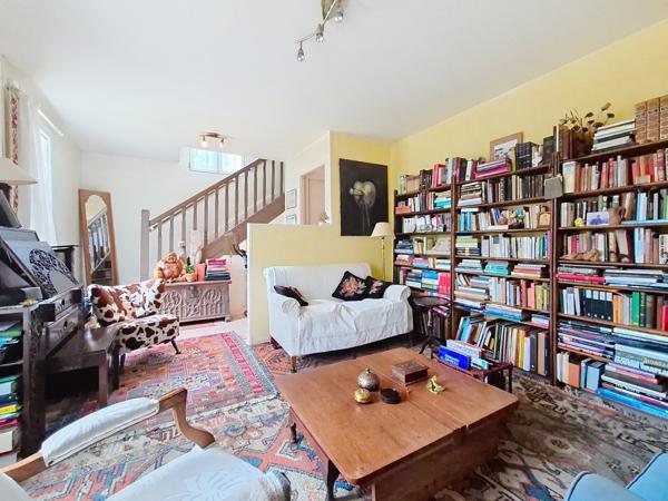 Maison mitoyenne de 99 m2 avec jardin et dépendance