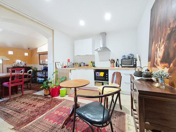 Maison mitoyenne de 99 m2 avec jardin et dépendance
