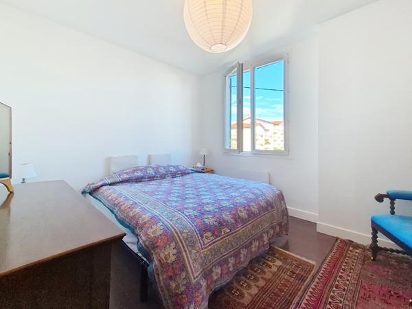 Maison mitoyenne de 99 m2 avec jardin et dépendance