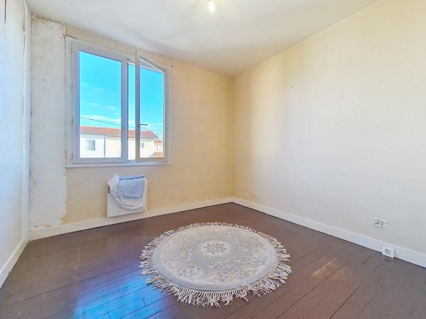 Maison mitoyenne de 99 m2 avec jardin et dépendance