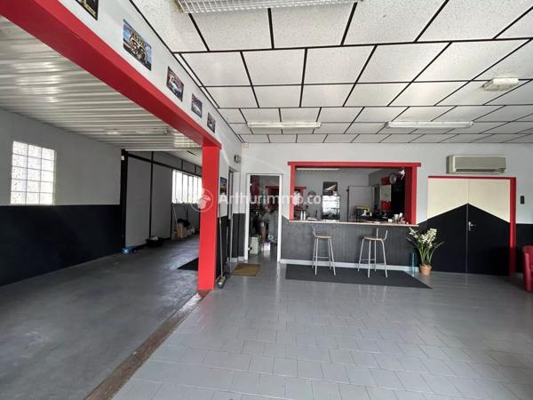 Vente Maison 6 pièces 142 m2 à Saint-Jean-d'Angély