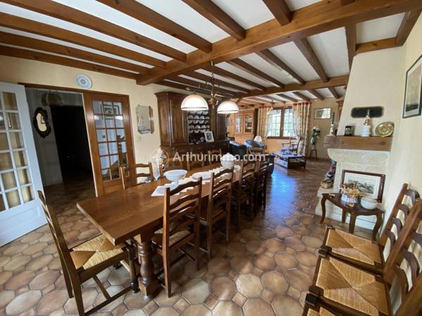 Vente Maison 6 pièces 142 m2 à Saint-Jean-d'Angély