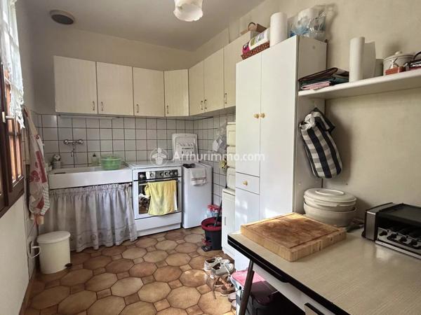 Vente Maison 6 pièces 142 m2 à Saint-Jean-d'Angély