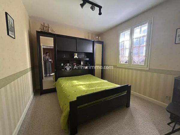 Vente Maison 6 pièces 142 m2 à Saint-Jean-d'Angély