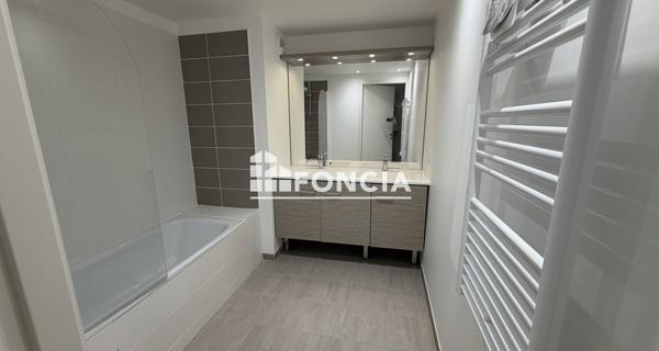 Location Appartement 3 pièces 77.81 m² - Evry 91000