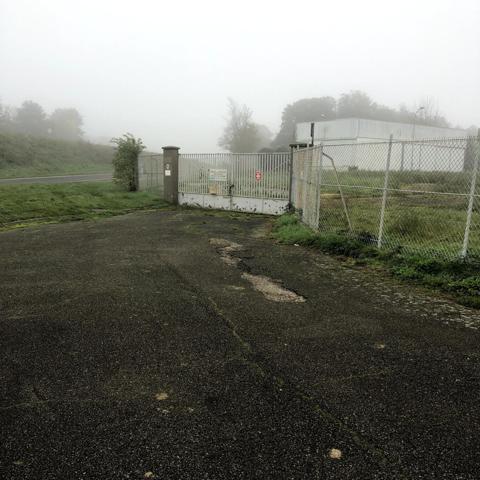 Très beau terrain constructible, rare, usage industriel et commercial