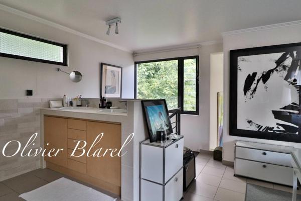 Chatou villa d'architecte 8 pièces, jardin paysagé, quartier recherché