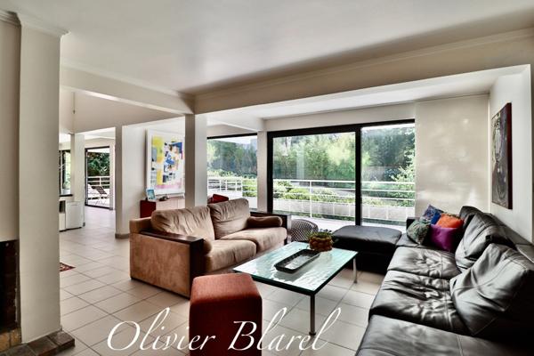 Chatou villa d'architecte 8 pièces, jardin paysagé, quartier recherché