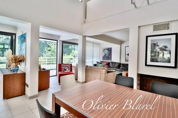 Chatou villa d'architecte 8 pièces, jardin paysagé, quartier recherché