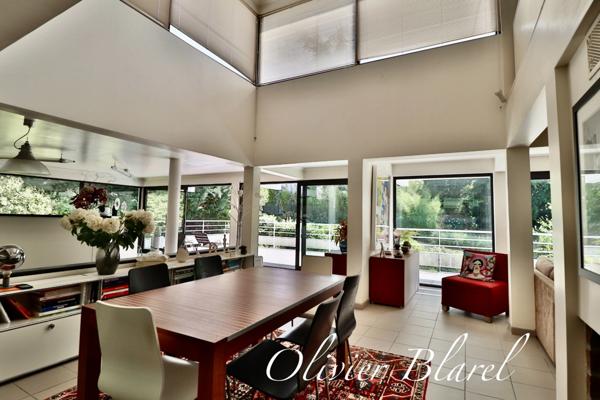 Chatou villa d'architecte 8 pièces, jardin paysagé, quartier recherché