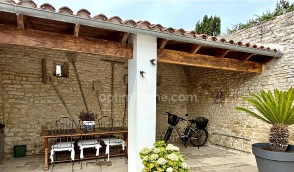 AUTHENTIQUE MAISON DE VILLAGE & DÉPENDANCES À ARS-EN-RÉ