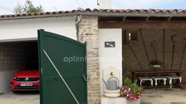 AUTHENTIQUE MAISON DE VILLAGE & DÉPENDANCES À ARS-EN-RÉ