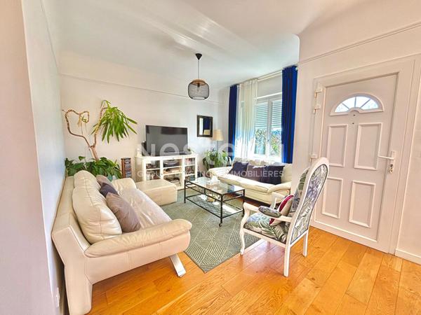 Nestenn Igny - Maison rénovée avec vue dégagée - Vauhallan - 3 chambres - Sous-sol total - Terrain 633 m² - Terrasse sud - Proche Igny, Vélizy & Plateau de Saclay