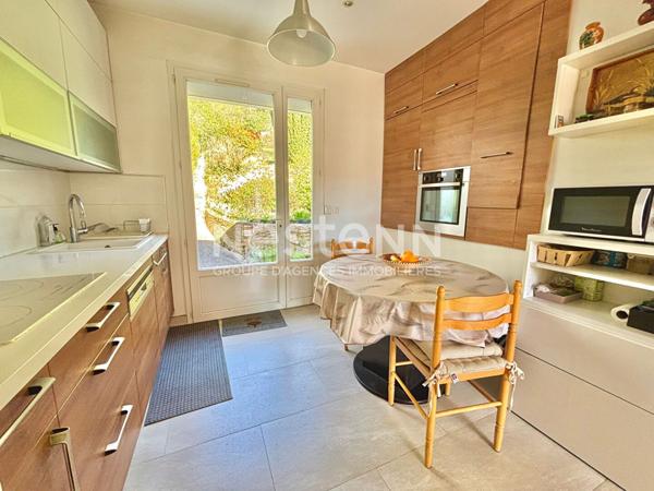 Nestenn Igny - Maison rénovée avec vue dégagée - Vauhallan - 3 chambres - Sous-sol total - Terrain 633 m² - Terrasse sud - Proche Igny, Vélizy & Plateau de Saclay