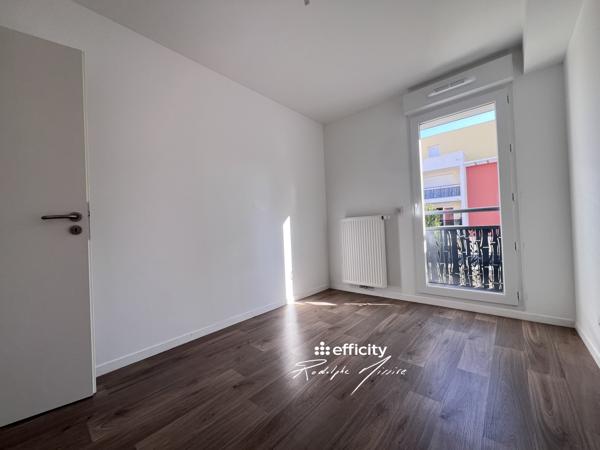 Appartement
         3 pièces
        - 62 m² 189 000 € *