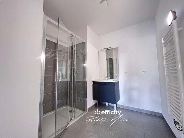 Appartement
         3 pièces
        - 62 m² 189 000 € *