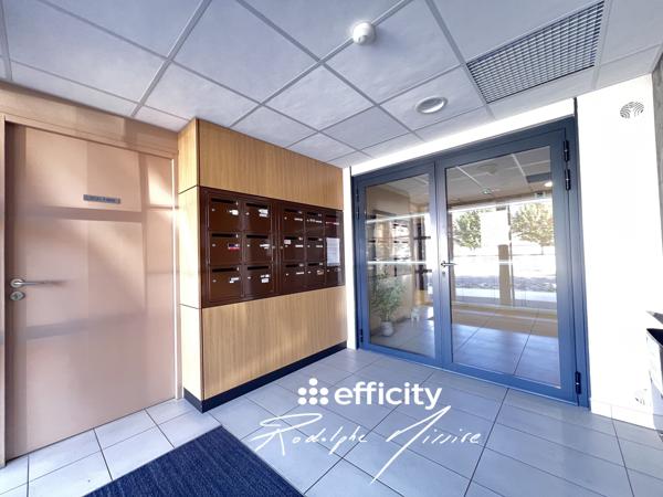 Appartement
         3 pièces
        - 62 m² 189 000 € *
