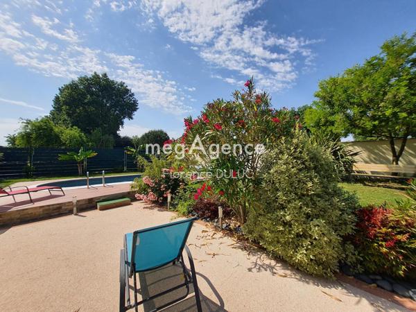 Maison à GEMOZAC, 17260 - 6 pièces 216m²