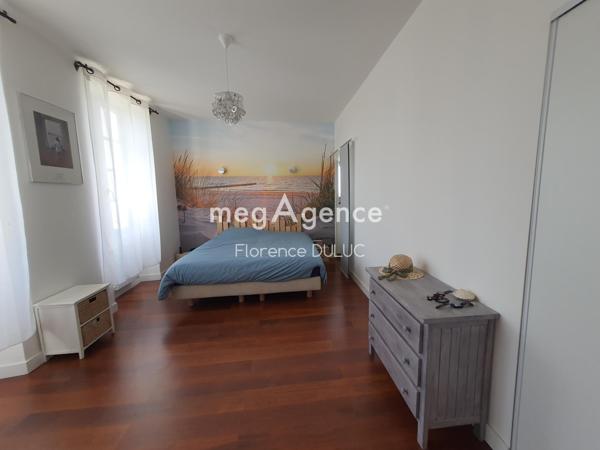 Maison à GEMOZAC, 17260 - 6 pièces 216m²