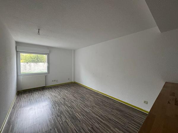 APPARTEMENT - GRANDE TERRASSE - DEUX GARAGES