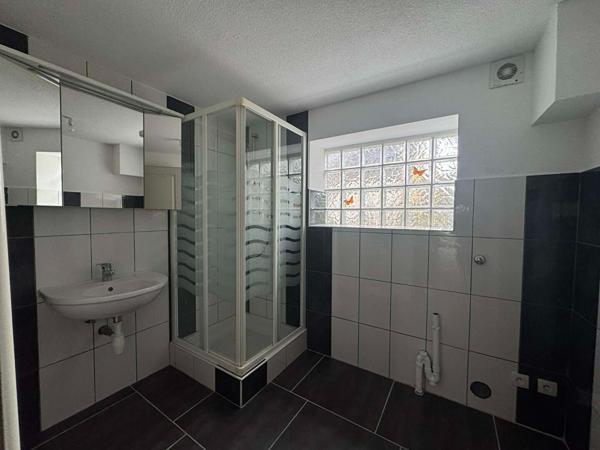 APPARTEMENT - GRANDE TERRASSE - DEUX GARAGES