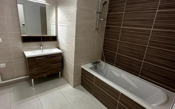 Appartement à louer    3 pièces • 62,42 m2 Romainville