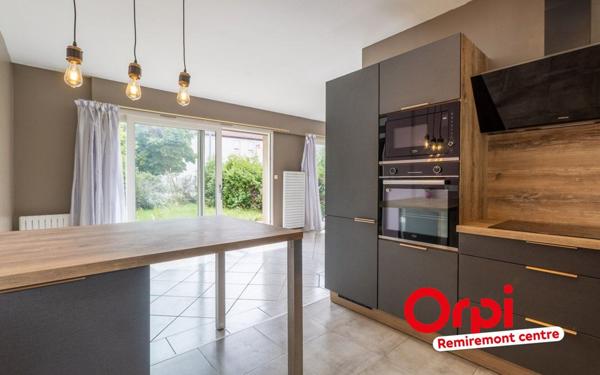 Maison à vendre    4 pièces •  Pouxeux