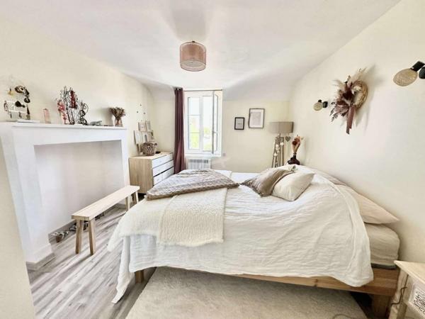 Maison sur plus dun hectare clos  Idéal chevaux ou nature