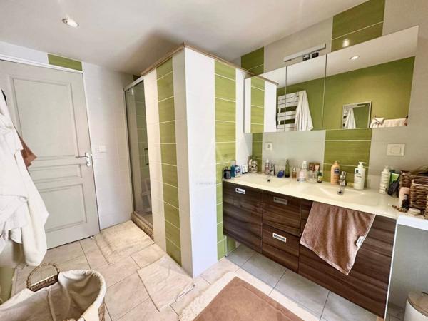 Maison sur plus dun hectare clos  Idéal chevaux ou nature