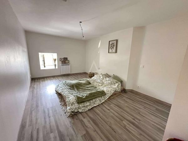 Maison sur plus dun hectare clos  Idéal chevaux ou nature