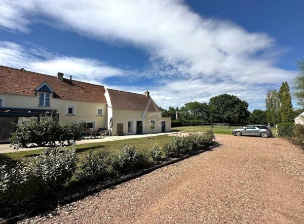 Maison sur plus dun hectare clos  Idéal chevaux ou nature