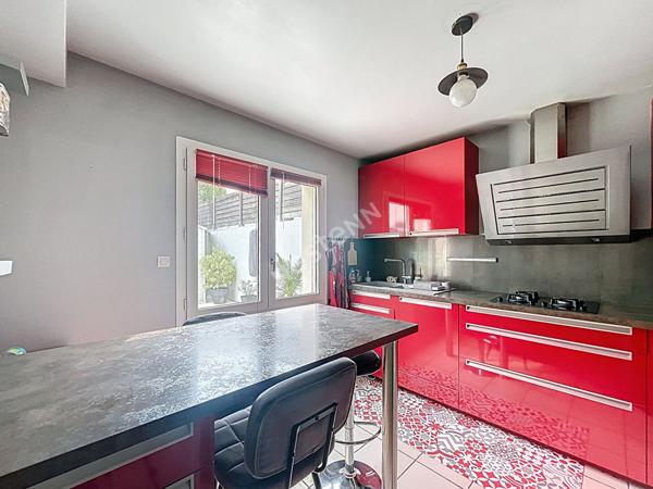 NANTES, LONGCHAMP / Maison 4 chambres / vaste piece de vie / garage / terrasse-jardin