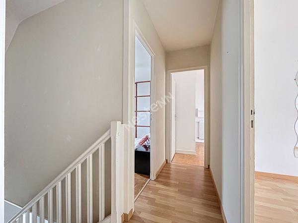 NANTES, LONGCHAMP / Maison 4 chambres / vaste piece de vie / garage / terrasse-jardin