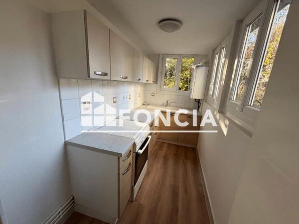 Location Appartement 2 pièces 48.7 m² - 104 RUE D'ENTRAIGUES Tours 37000