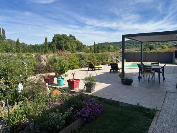 Maison à vendre 5 pièces Maison de 123 m2 habitables sur 800m2 de terrain et piscine