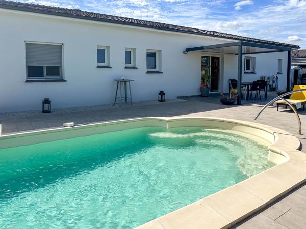 Maison à vendre 5 pièces Maison de 123 m2 habitables sur 800m2 de terrain et piscine