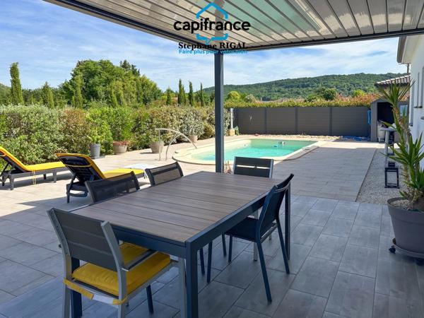 Maison à vendre 5 pièces Maison de 123 m2 habitables sur 800m2 de terrain et piscine
