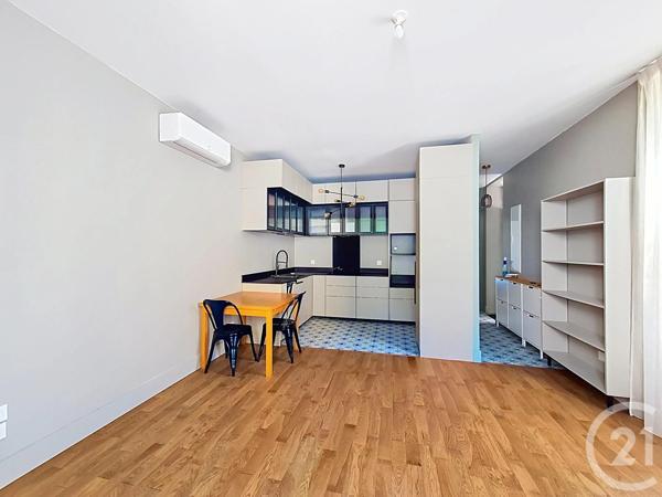 Appartement F2 à vendre  2 pièces - 49 m 2   SATHONAY CAMP  - 69