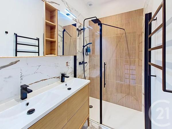 Appartement F2 à vendre  2 pièces - 49 m 2   SATHONAY CAMP  - 69