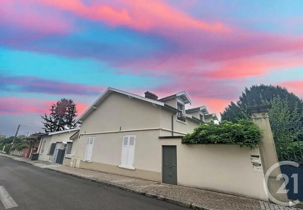 Appartement F2 à vendre  2 pièces - 49 m 2   SATHONAY CAMP  - 69