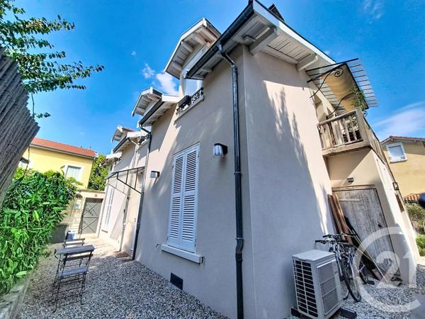 Appartement F2 à vendre  2 pièces - 49 m 2   SATHONAY CAMP  - 69