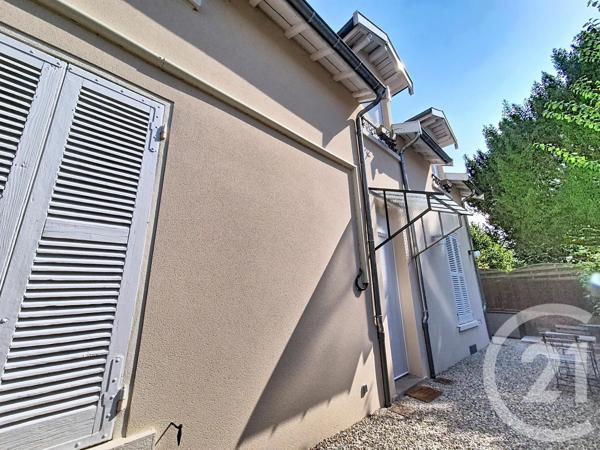 Appartement F2 à vendre  2 pièces - 49 m 2   SATHONAY CAMP  - 69